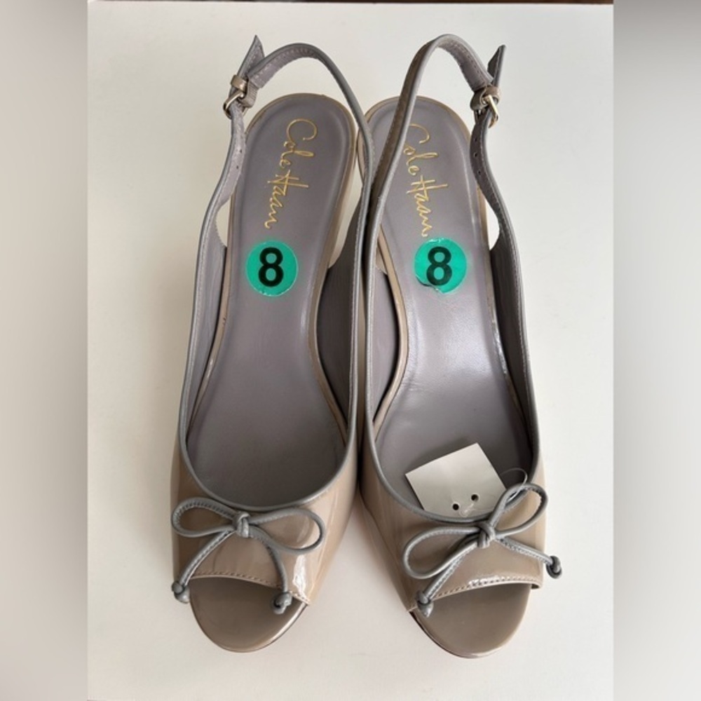 NWT COLE HAAN Women Leather Patent Heels Shoes, Gray-Brown, Size 8, with defects
